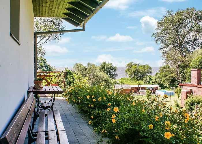 Сasa de vacaciones Awesome In Sulomino With Kitchen Dargobądz